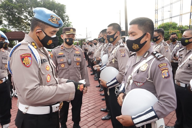 Tingkatkan Disiplin dan Cek Kelengkapan, Bidpropam Polda Kaltim Gelar Gaktibplin di Polres Bontang WhatsApp Image 2022 03 18 at 15.17.27