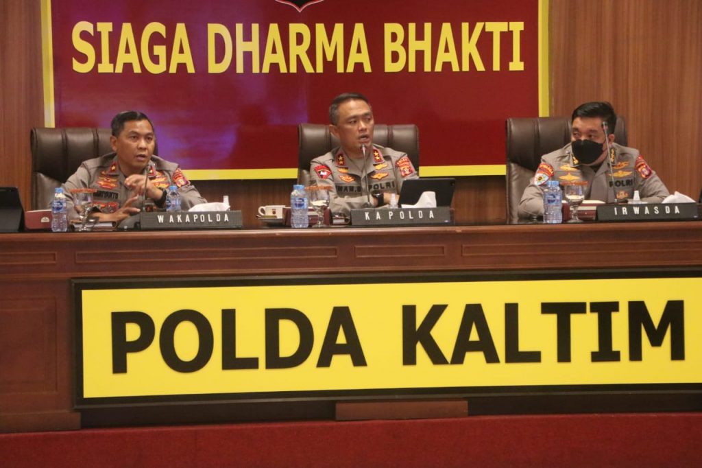 Evaluasi Kinerja, Kapolda Kaltim Pimpin Anev Mingguan WhatsApp Image 2022 03 21 at 11.56.18