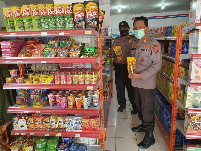 Sidak Ketersediaan Minyak Goreng, Kapolsek Marang Kayu Pastikan Stok Aman WhatsApp Image 2022 03 22 at 15.49.34