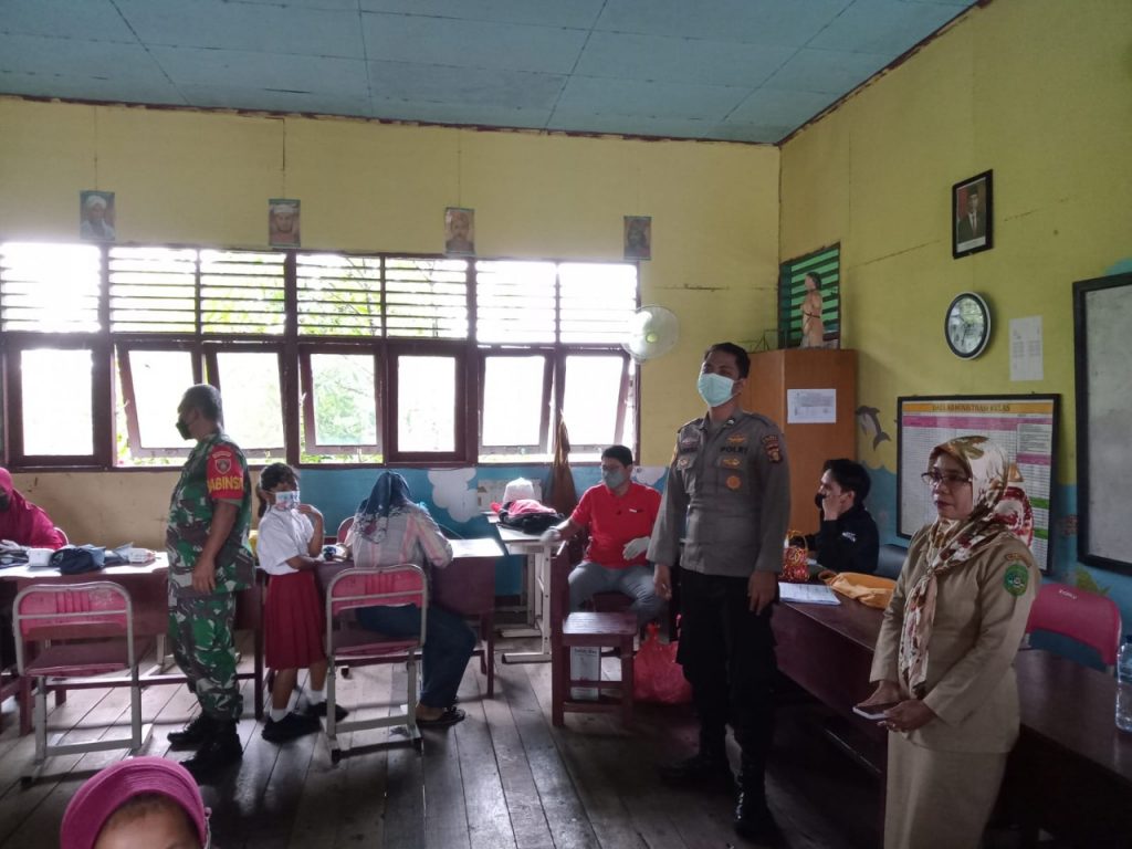 Gelar Gerai Vaksinasi Covid-19, Jajaran Polres Kukar Wujudkan Percepatan Herd Immunity WhatsApp Image 2022 03 24 at 06.43.29