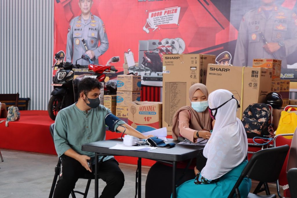 Hari Ke-5 Gebyar Vaksinasi, Antusias Masyarakat Ikuti Vaksin di Polres Paser WhatsApp Image 2022 03 27 at 10.58.12 3