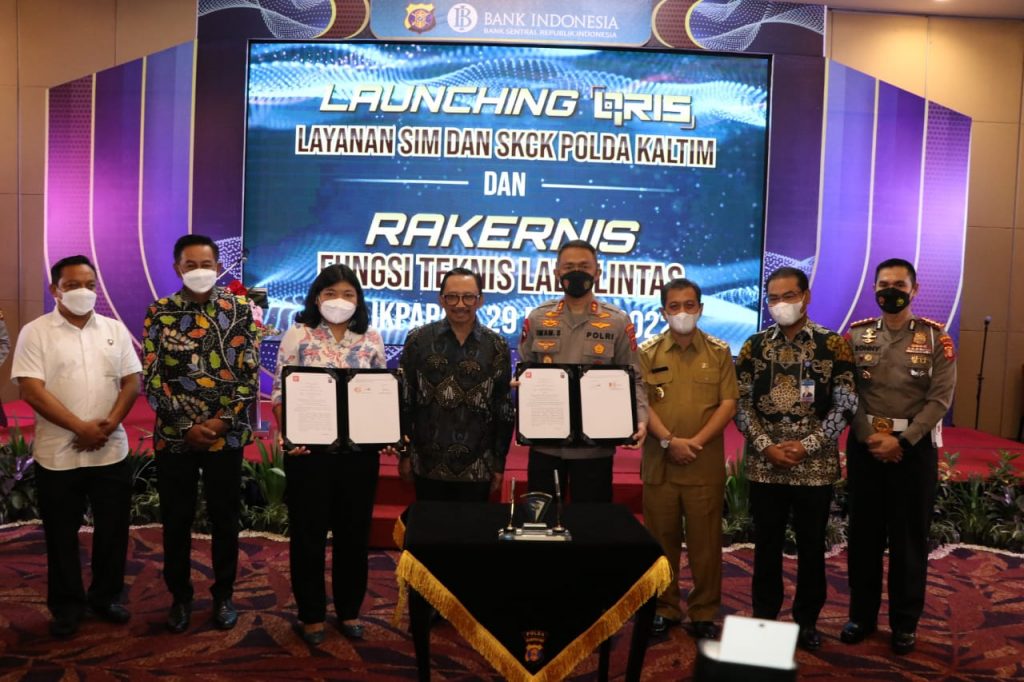 Wujud Inovasi Polri, Polda Kaltim Launching QRIS Guna Permudah Layanan SIM dan SKCK WhatsApp Image 2022 03 29 at 10.29.34