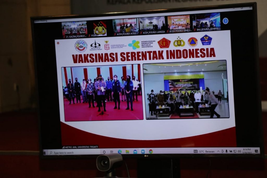 Kapolda Kaltim Ikuti Vicon Vaksinasi Serentak Se-Indonesia Secara Virtual di Gedung Dome Balikpapan 1 WhatsApp Image 2022 03 29 at 15.12.21 1