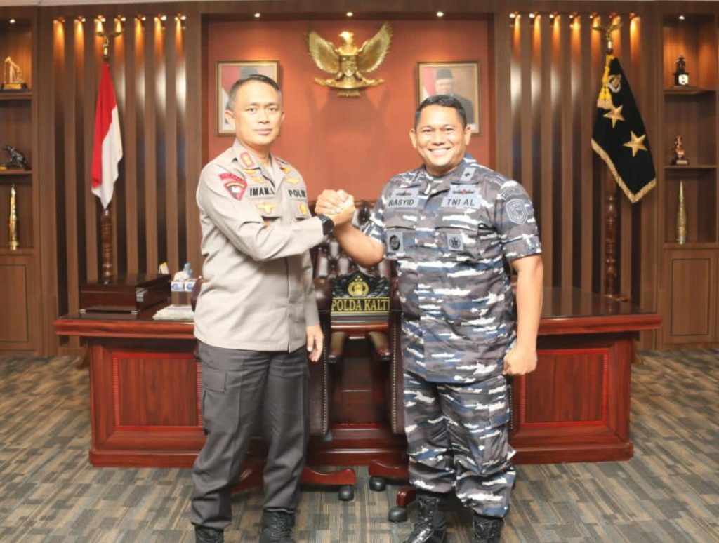Perkuat Sinergitas, Kapolda Kaltim Sambut Hangat Kunjungan Danlanal Balikpapan WhatsApp Image 2022 03 29 at 16.00.56
