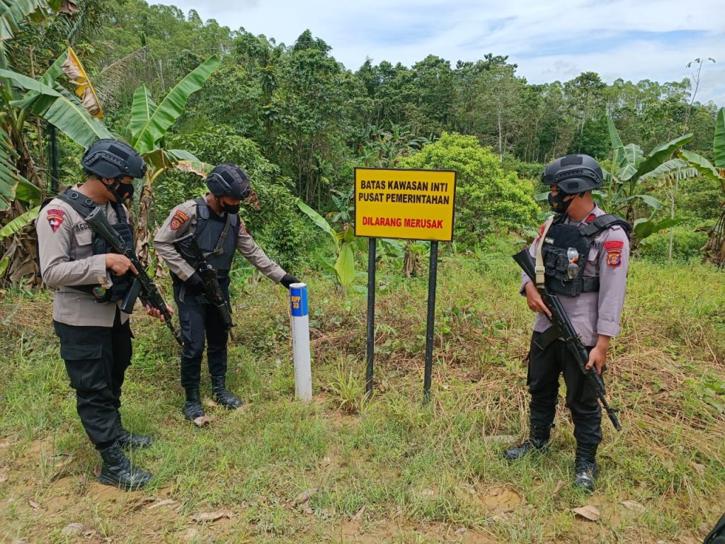 Personil Ops Nusantara Polda Kaltim Patroli ke Lokasi Patok Batas Ibu Kota Negara (IKN) WhatsApp Image 2022 03 30 at 10.11.51