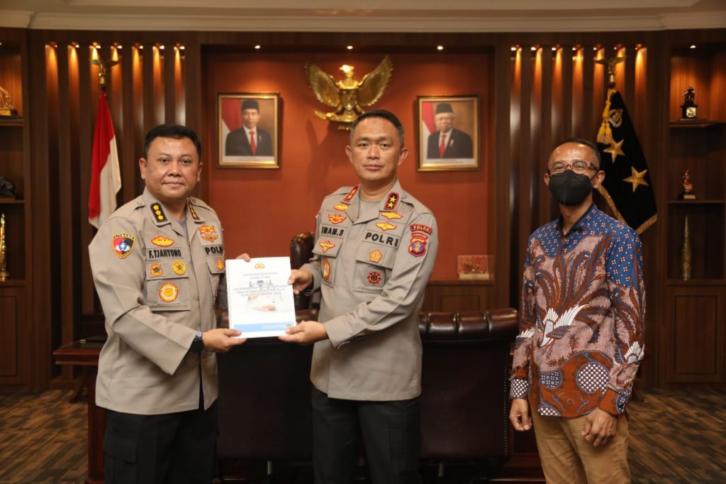 Kapolda Kaltim Terima Kunjungan Tim Puslitbang Mabes Polri WhatsApp Image 2022 03 31 at 11.49.32