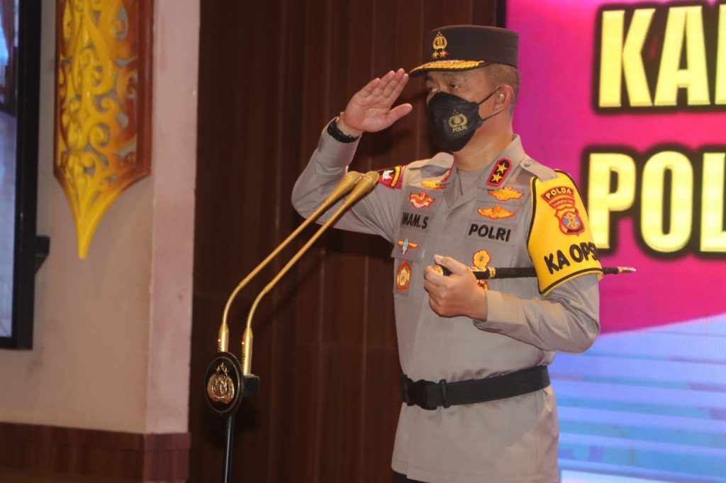 Kapolda Kaltim Pimpin Sertijab Karo Rena dan Karo SDM 1ABAC736 3FF8 43AE A75F EC96E30D4D85