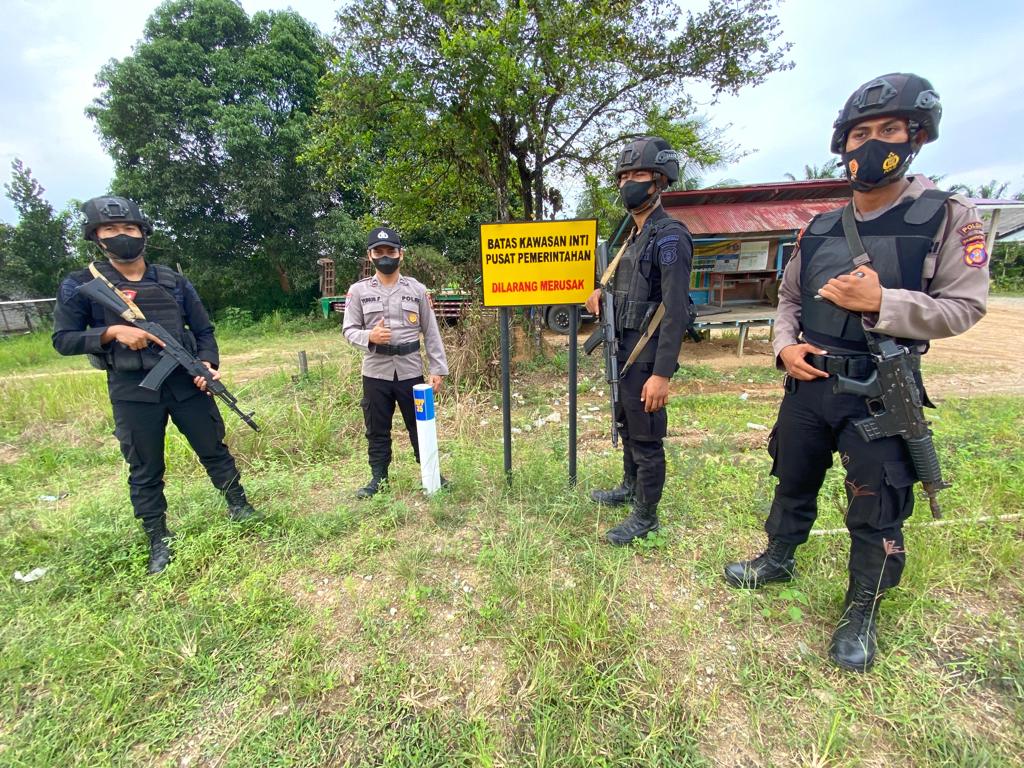 Personel Ops Nusantara Polda Kaltim Laksanakan Patroli di Patok Batas KIPP 55676057 2A4E 4185 A8C1 3FD00968F1D1