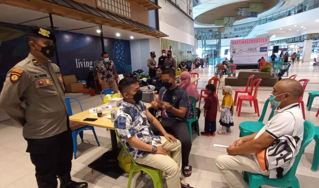 Gencarkan Gerai Vaksinasi Covid-19, Polda Kaltim Wujudkan Percepatan Kekebalan Komunal B2AA1285 85F0 4104 800A 2A7356469073