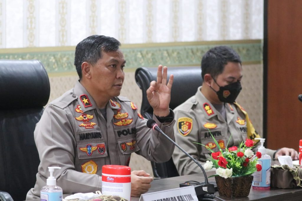 Kunjungi Polres Kukar, Wakapolda Kaltim Berikan Motivasi dan Atensi kepada Personel BCAF419E 1A64 4D41 95AE C94796E8C277