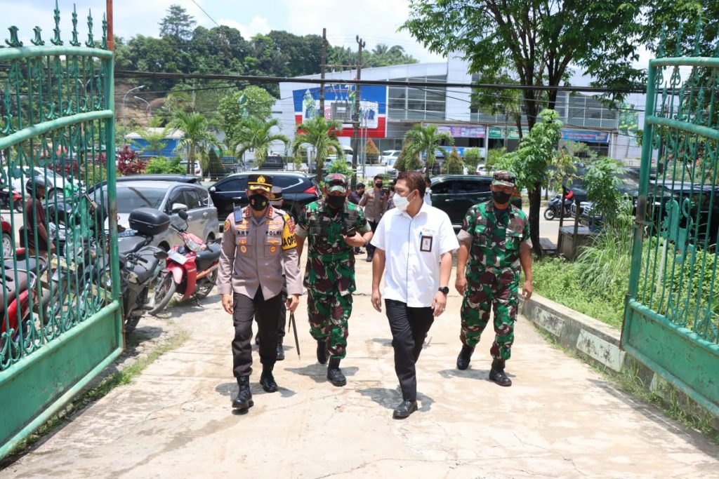 Kapolresta Samarinda Kunjungi Pt. Rajawali Nusindo Samarinda Pastikan Ketersediaan Dan Kelancaran Distribusi Minyak Goreng Curah IMG 20220401 WA0006 1 1024x683 1