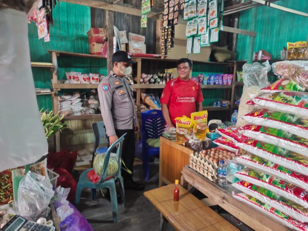 Antisipasi Kelangkaan Polsek Jajaran Polres Kukar Lakukan Pemantauan Minyak Goreng IMG 20220408 WA0002 1030x773 1