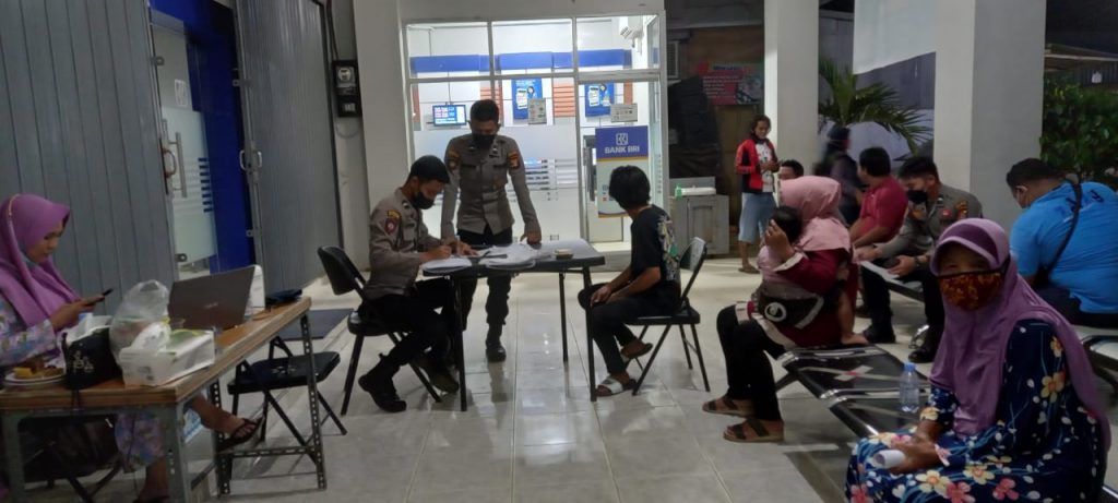 Gelar Vaksinasi Malam hari, Polres PPU Sasar Pengunjung Tempat Keramaian PPU