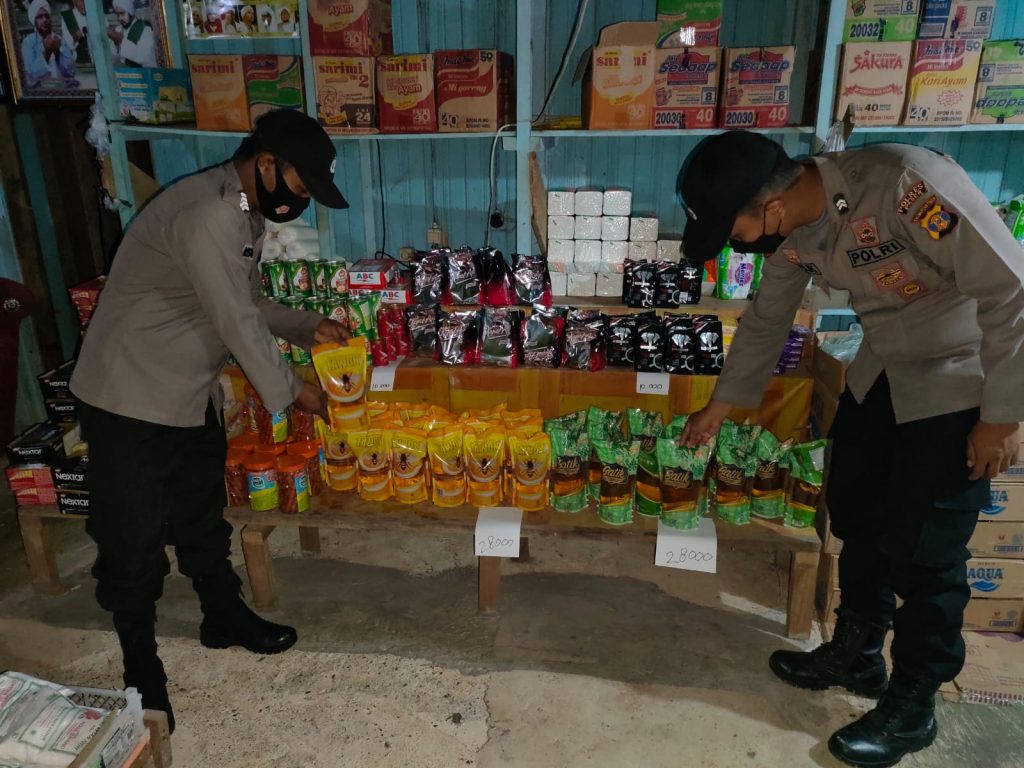 Pastikan Ketersediaan Minyak Goreng Mencukupi, Kapolres Paser Terjunkan Anggotanya Ke Pasar dan Pertokoan WhatsApp Image 2022 03 29 at 14.10.47 1024x768 1