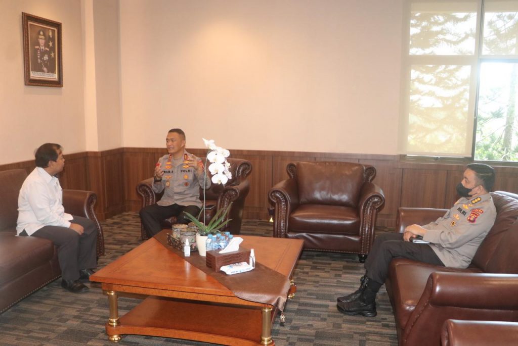 Jalin Silatuhrami, Kapolda Terima Kunjungan BPK RIÂ Perwakilan Provinsi Kaltim WhatsApp Image 2022 04 04 at 11.28.30