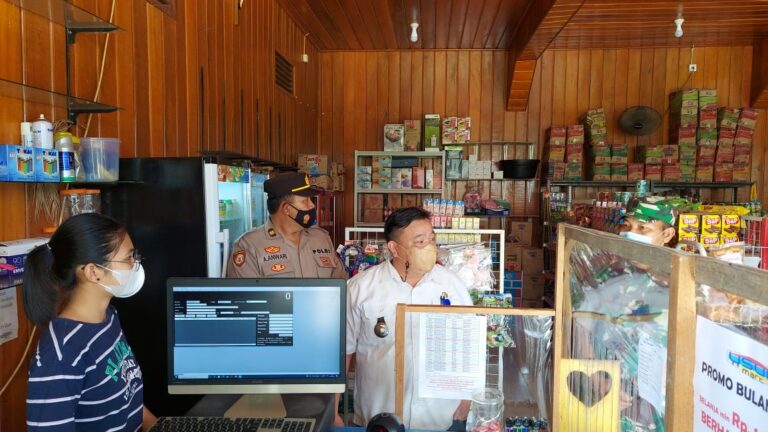 Antisipasi Kelangkaan, Waka Polsek Long Bagun Cek Ketersediaan Minyak Goreng di Pasar WhatsApp Image 2022 04 06 at 09.16.34 768x432 2