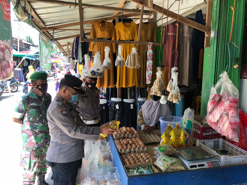 Tim Gabungan Polres PPU bersama Kodim 0913/PPU cek Ketersediaan Bahan Pokok WhatsApp Image 2022 04 09 at 11.02.02 AM