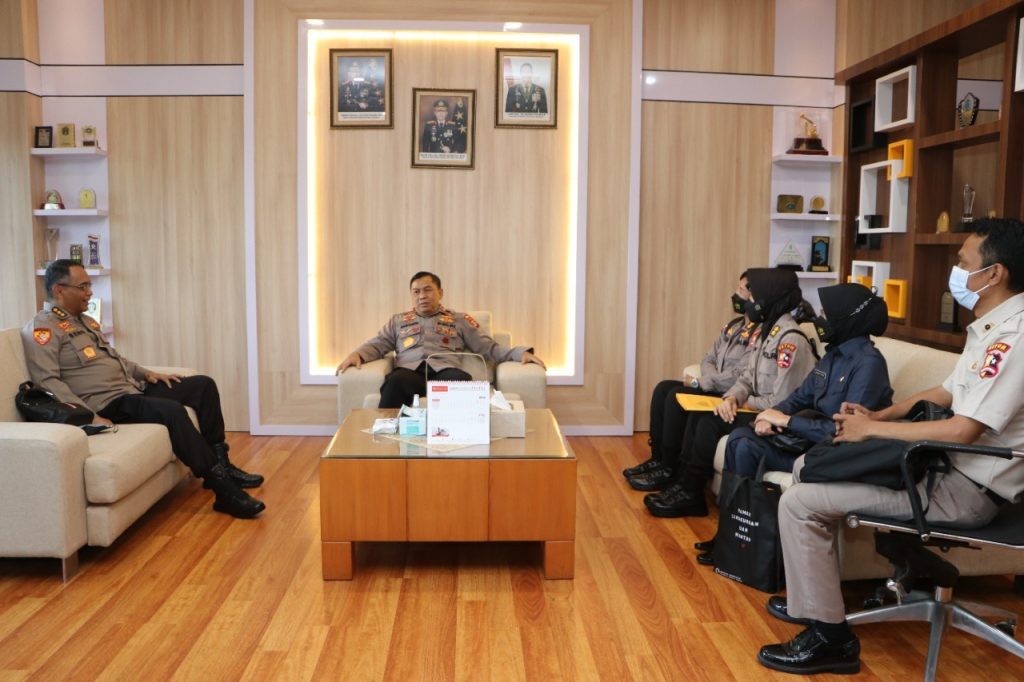 Wakapolda Kaltim Terima Kunjungan Tim Setum Polri WhatsApp Image 2022 04 12 at 12.13.40 1