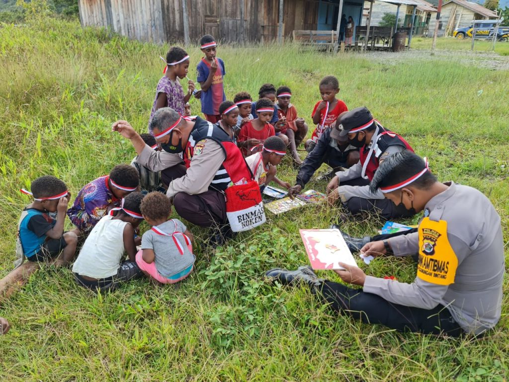 Program SI-IPAR, Tanamkan Rasa Cinta Tanah Air Sejak Usia Dini Anak -anak Serambakon Pegunungan Bintang WhatsApp Image 2022 04 12 at 15.00.33