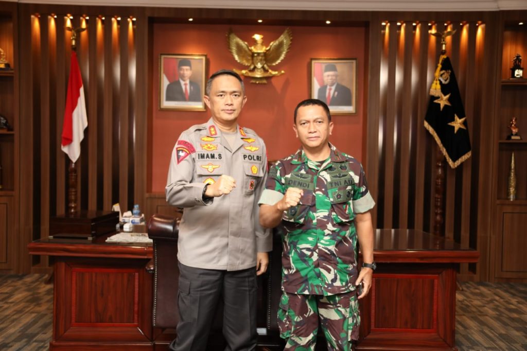 Wujud Sinergi dan Harmonisasi TNI-Polri, Kapolda Kaltim Terima Kunjungan Danrem 09/ASN Samarinda WhatsApp Image 2022 04 12 at 15.05.34
