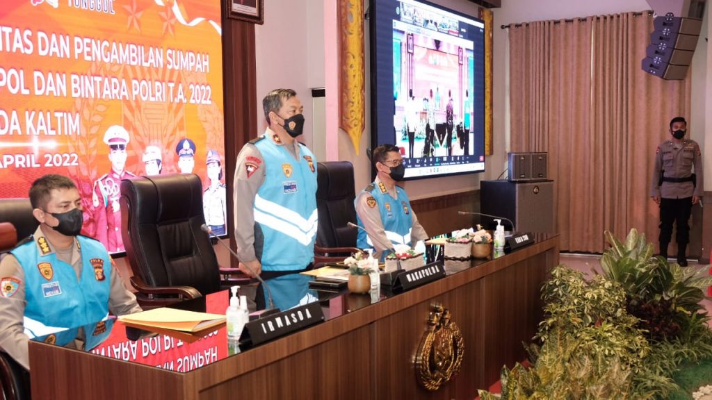 Wakapolda Kaltim Pimpin Penandatanganan Pakta Integritas Penerimaan Terpadu Akpol dan Bintara Polri Gelombang II Tahun Anggaran 2022 WhatsApp Image 2022 04 14 at 14.29.59