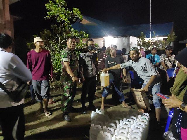 Sinergitas Tni Polri, Amankan Penyaluran Minyak Goreng Murah WhatsApp Image 2022 04 23 at 21.08.32