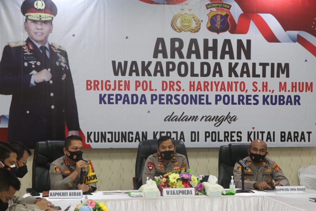Kunjungan Kerja ke Polres Kubar, Wakapolda Kaltim Sampaikan Arahan Kepada Personil WhatsApp Image 2022 04 27 at 10.56.50