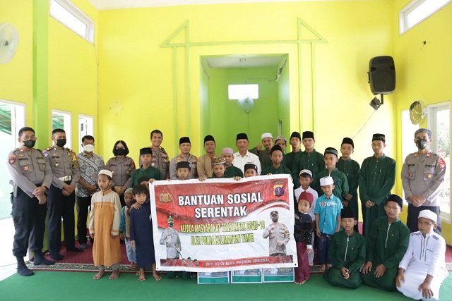 Jelang Lebaran Polres Bontang Gelar Bakti Sosial di Panti Asuhan dan Pondok Pesatren WhatsApp Image 2022 04 29 at 16.13.17