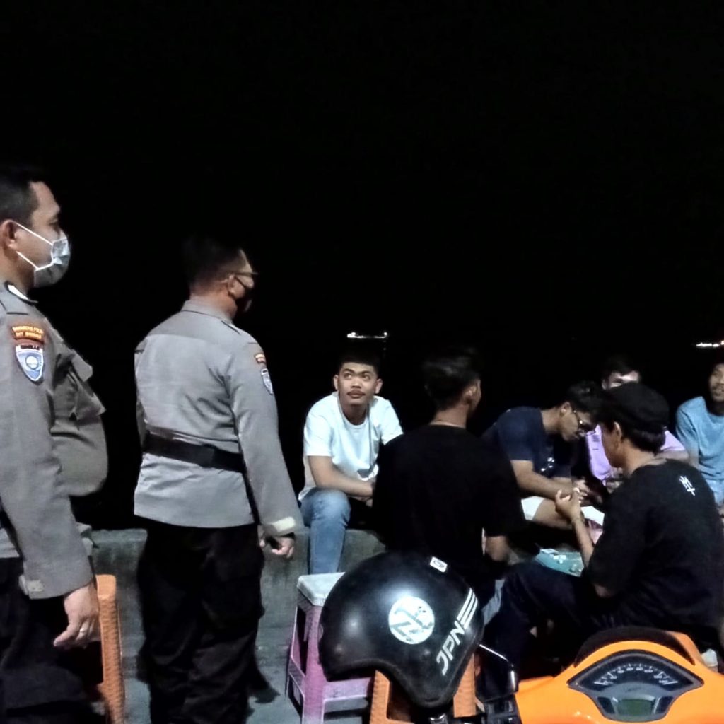 Sambangi Masyarakat, Ditbinmas Polda kaltim Sampaikan Pesan Kamtibmas WhatsApp Image 2022 05 01 at 22.25.43