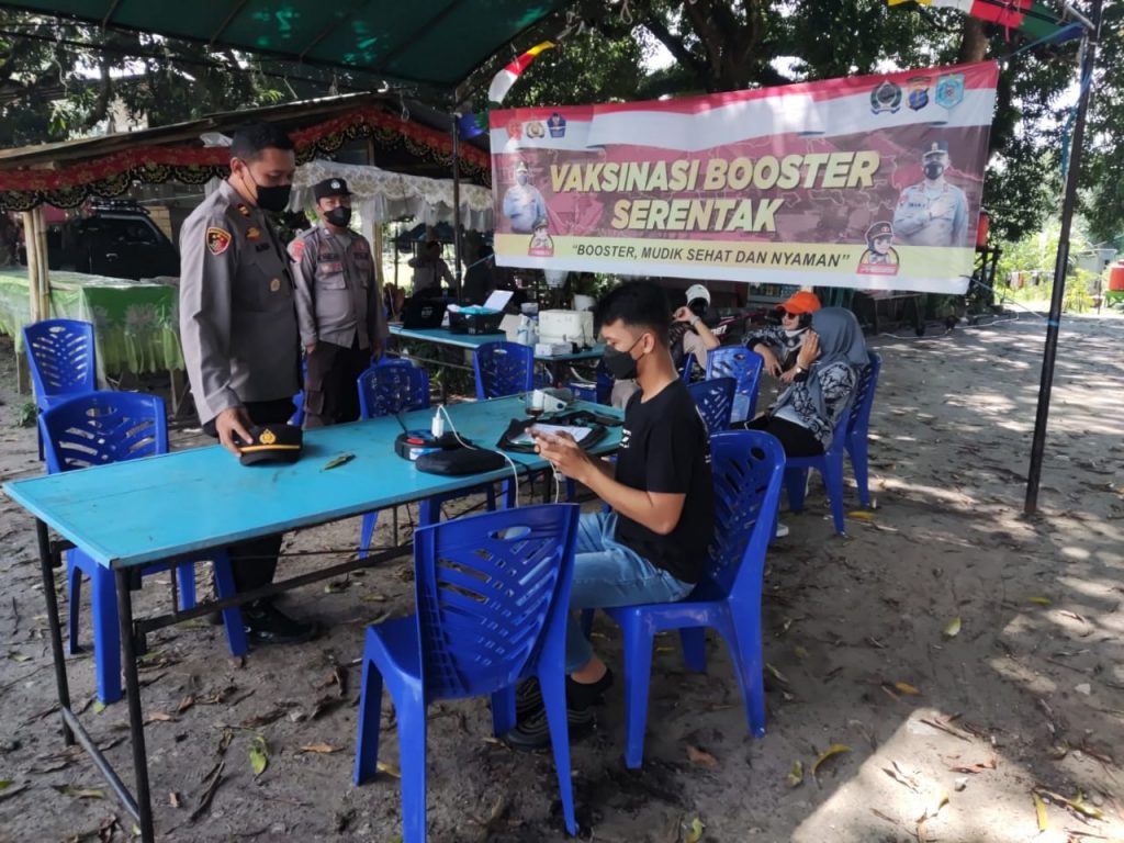 Momen Libur Lebaran, Polres Paser Nyambi Vaksinasi di Tempat Wisata WhatsApp Image 2022 05 06 at 14.40.54