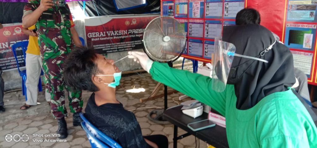 Cegah Penyebaran Covid-19, Polres Paser Gelar Swab Acak Pada Pemudik Yang Masuk Maupun Keluar Paser WhatsApp Image 2022 05 06 at 20.47.50