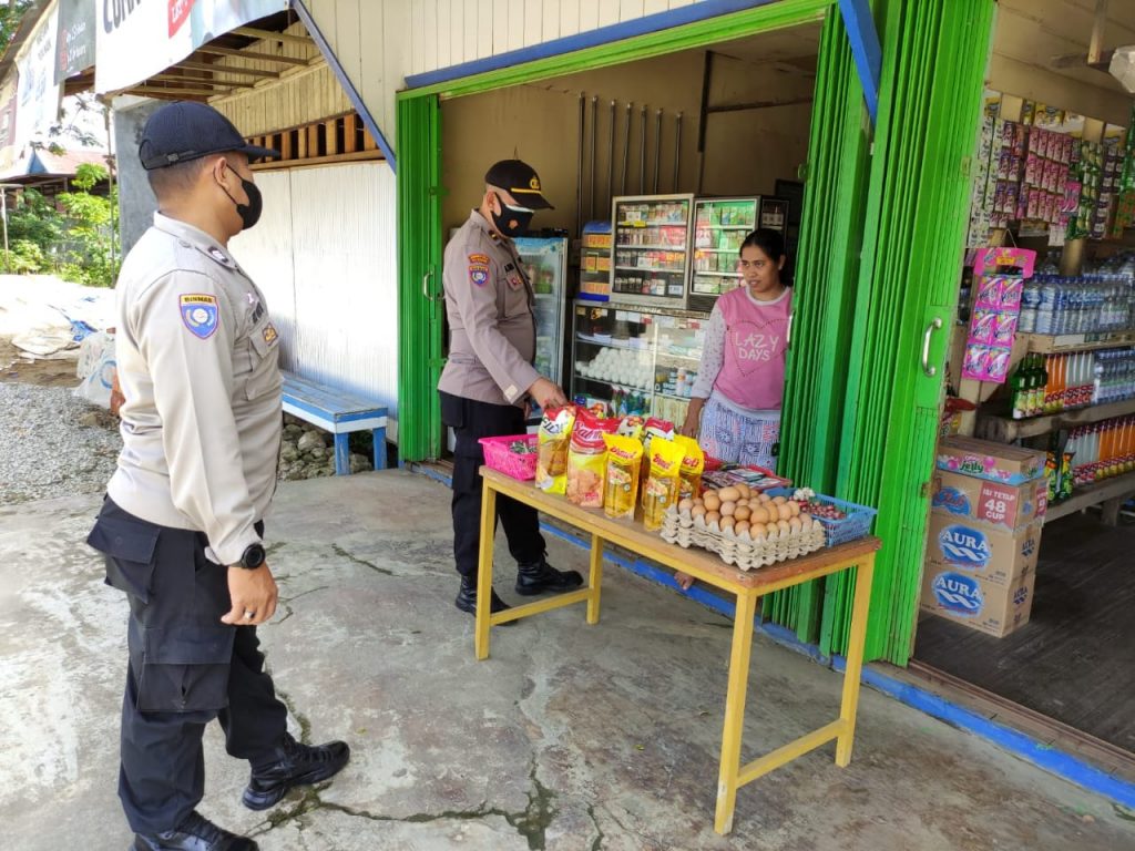 Libur Lebaran, Sat Binmas Polres Kukar Monitoring Harga dan Stok Minyak Goreng WhatsApp Image 2022 05 08 at 07.43.58