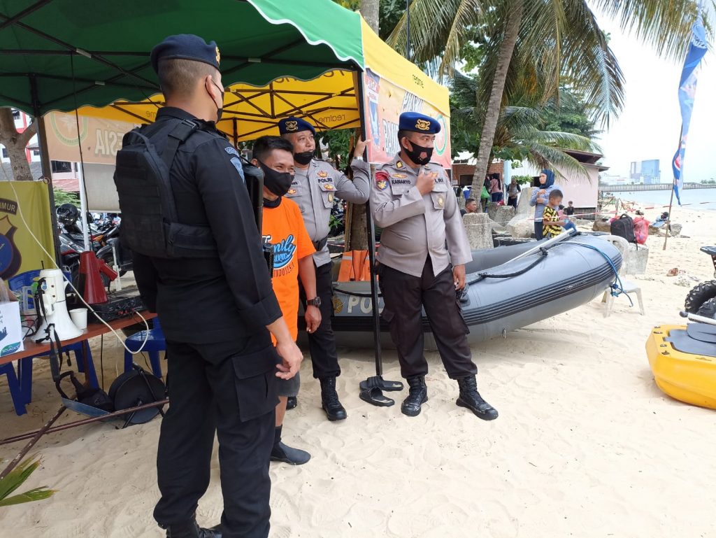 Patroli Objek wisata, Brimob Polda Kaltim Pastikan Pengunjung Aman WhatsApp Image 2022 05 10 at 09.19.21