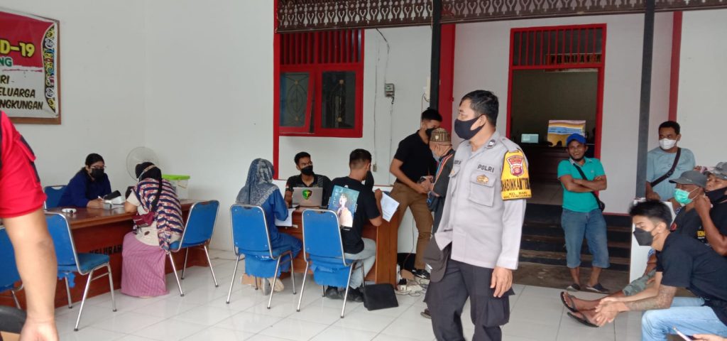 Polres Kukar Terus Gencarkan Gerai Vaksinasi Covid-19 Guna Wujudkan Kekebalan Komunal WhatsApp Image 2022 05 11 at 08.39.11