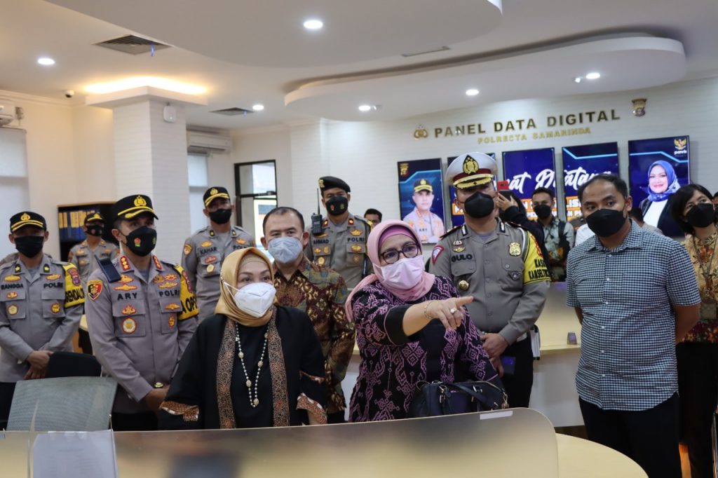Kapolresta Sambut Kunjungan Kerja Deputi Bidang Pelayanan Publik Kemenpan RB di Polresta Samarinda WhatsApp Image 2022 05 11 at 19.00.10