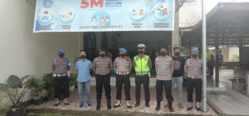 Polres Paser Laksanakan Pengamanan Gereja Selama Peringatan Kenaikan Isa Al-Masih WhatsApp Image 2022 05 26 at 17.06.44