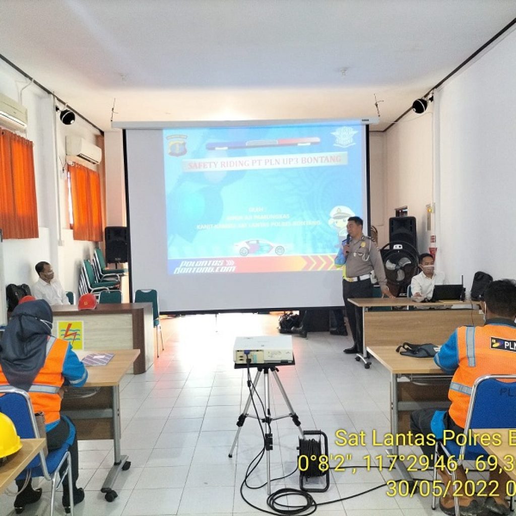 Sat Lantas Polres Bontang Sosialisasikan Kamseltibcar Lantas Di Kantor PT. PLN Bontang WhatsApp Image 2022 05 30 at 16.26.26 1