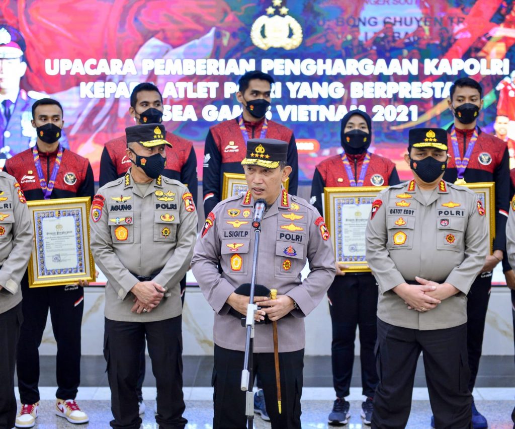 Kapolri Berikan Penghargaan ke Atlet Polri yang Sumbang Medali untuk Indonesia di Sea Games WhatsApp Image 2022 05 30 at 16.45.20