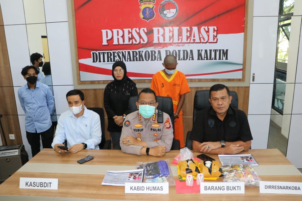 Amankan 2 Kg Sabu, Dit Resnarkoba Polda Kaltim Gelar Konferensi Pers WhatsApp Image 2022 05 31 at 11.31.10