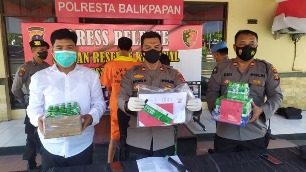 Polresta Balikpapan Berhasil Amankan Seorang Pria Pelaku Pencurian 32bd7 pencuri minyak kayu putih
