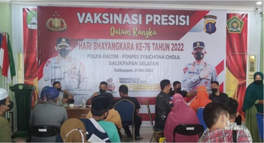 Jelang Hari Bhayangkara ke-76 Polda Kaltim Gencarkan Vaksinasi dan Bantu Pembangunan Ponpes Syaichona Cholil Capture