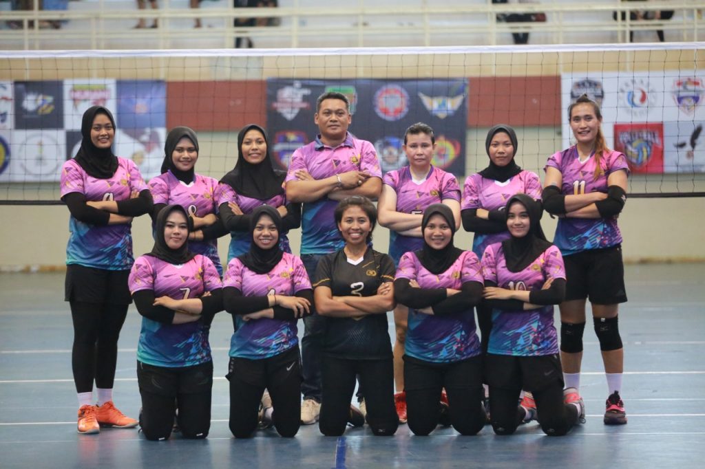 Menang Dua Set Langsung, Tim Voli Polwan Presisi Melaju ke Semifinal Piala Gubernur Kaltim WhatsApp Image 2022 06 07 at 11.50.51