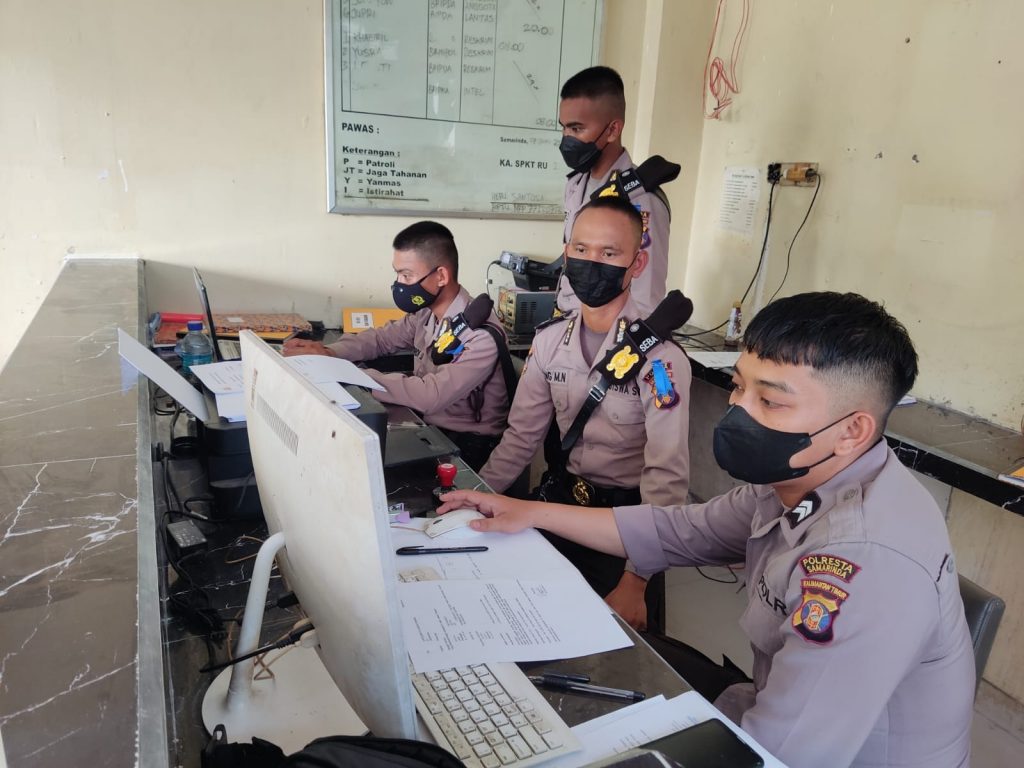 Personel Polsek Sungai Pinang Berikan Materi Pelatihan Fungsi Kepolisian Kepada Para Siswa Latja SPN Polda Kaltim WhatsApp Image 2022 06 08 at 14.33.58