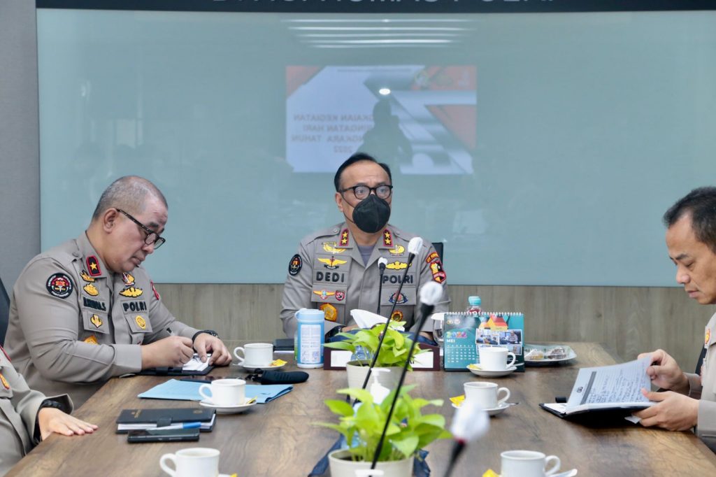 Sambut Hari Bhayangkara 2022, Polri Gelar Lomba Menembak Bersama Pati TNI-Polri dengan Insan Pers WhatsApp Image 2022 06 09 at 15.12.57
