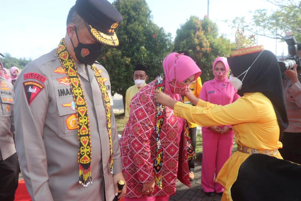 Kunjungan Kerja ke Berau, Kapolda Kaltim Beri Arahan Kepada Personel 1 WhatsApp Image 2022 06 10 at 12.10.54 1