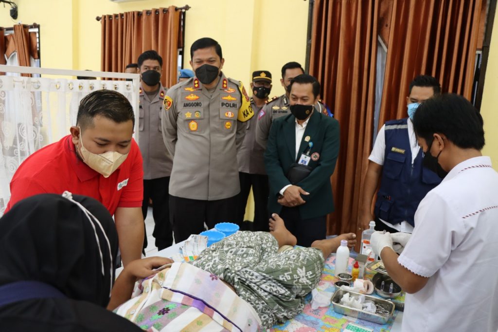 Ratusan Anak Ikuti Khitanan Massal Polres Berau WhatsApp Image 2022 06 15 at 13.08.13
