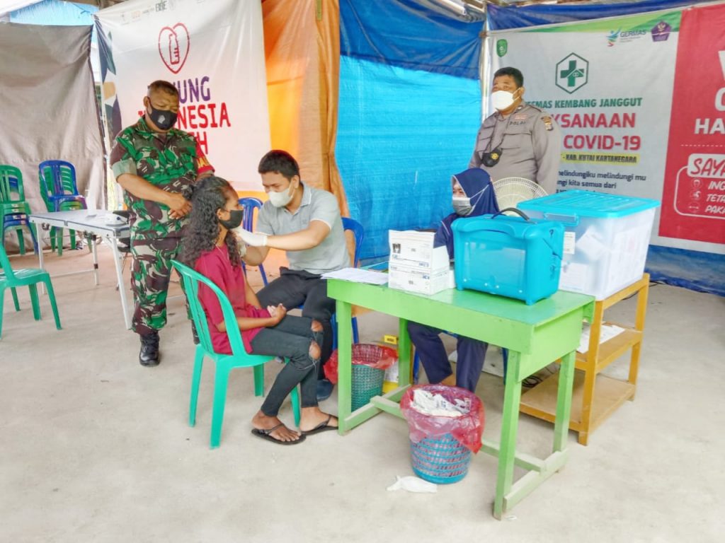 Polres Kukar Gelar Gerai Vaksin Presisi Untuk Masyarakat WhatsApp Image 2022 06 19 at 09.19.57