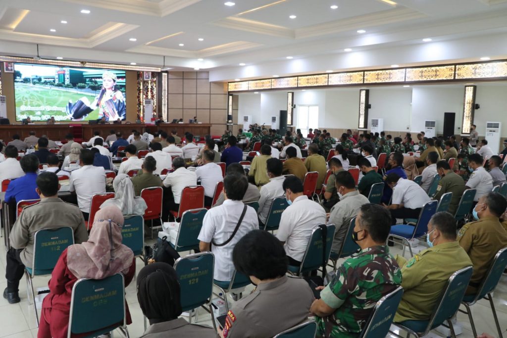 Polda Kaltim Hadiri Rapat Koordinasi Kedatangan RI-1 di Kodam VI Mulawarman WhatsApp Image 2022 06 20 at 15.24.26