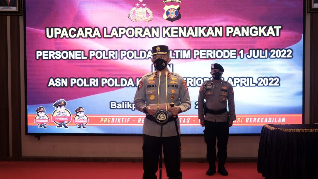 Pimpin Upacara Kenaikan Pangkat Personel Polri dan PNS, Ini Pesan Kapolda Kaltim WhatsApp Image 2022 07 01 at 11.15.37