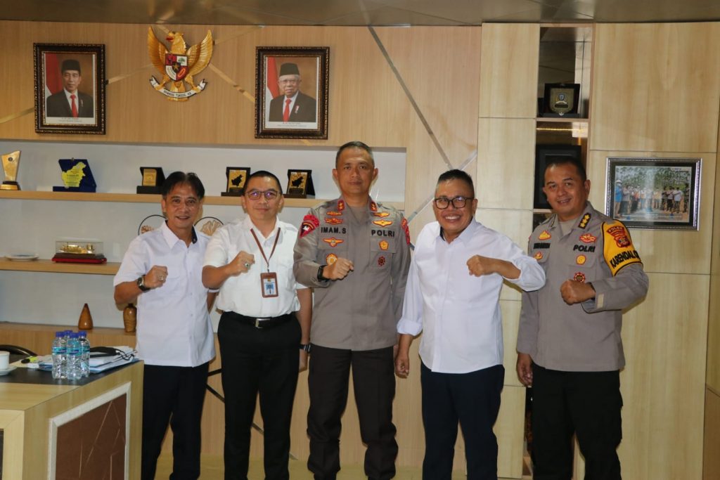Bahas Pembangunan dan Pengamanan IKN, Kapolda Kaltim Silaturahmi Dengan Dinas PUPR WhatsApp Image 2022 07 12 at 15.57.33